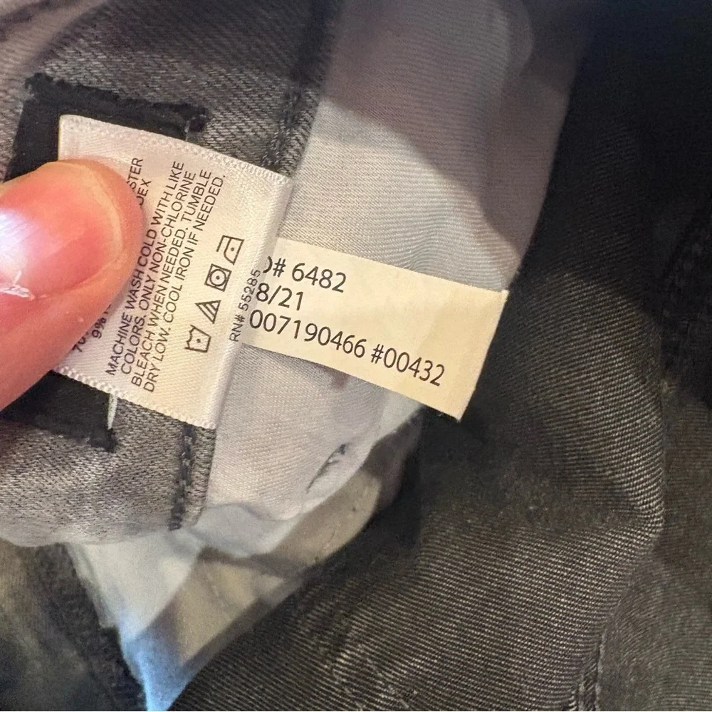 EXPRESS $80 Grey Acid Wash Mid-Rise Skinny Jeans 12R like new stretch